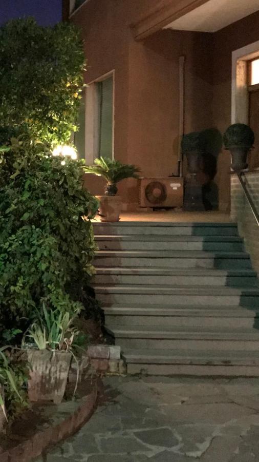 ヴォゲーラ Bellaria Bed & Breakfast エクステリア 写真