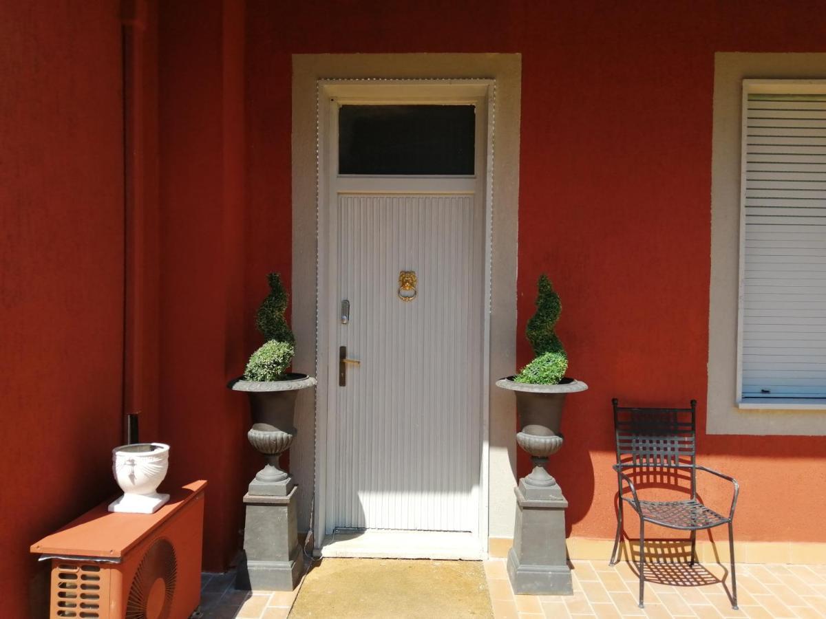 ヴォゲーラ Bellaria Bed & Breakfast エクステリア 写真
