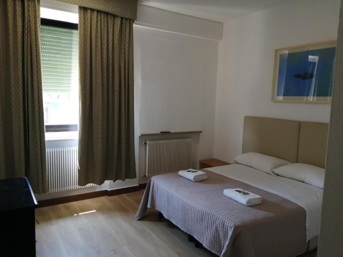 ヴォゲーラ Bellaria Bed & Breakfast エクステリア 写真